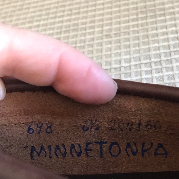 New Minnetonka Learhee moccasins.   Brown soft leather unisex. Loafers - Picture 4 of 7